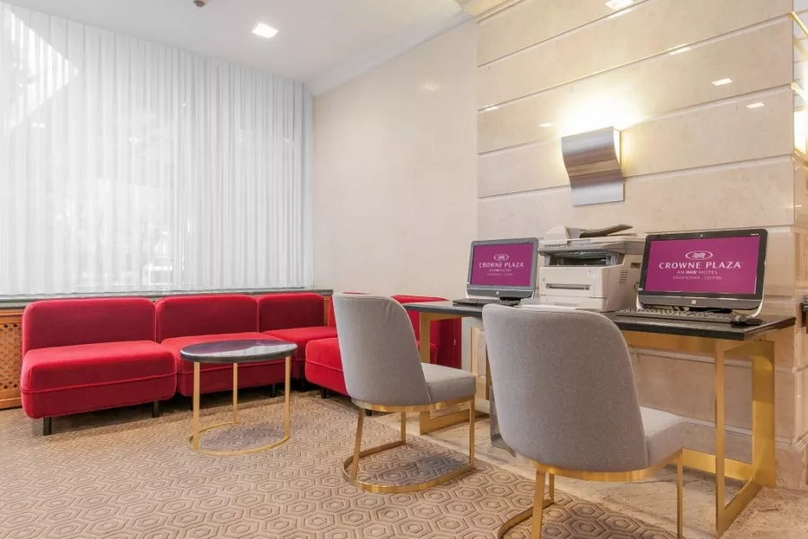 Отель Crowne Plaza Krasnodar 4* в Краснодаре: Отель, Номера, Жильё, Конференц-залы, Рестораны, Бизнес-зона, Фитнес-центр,