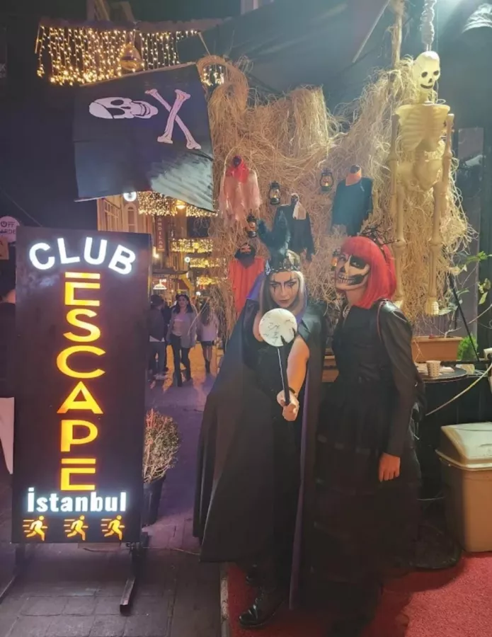 Ночной клуб Escape Club İstanbul в Стамбуле: Дискотека, Клуб, Ночной клуб, Танцпол, Танцы, Шоу,
