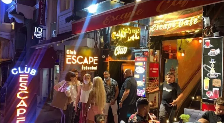 Ночной клуб Escape Club İstanbul в Стамбуле: Дискотека, Клуб, Ночной клуб, Танцпол, Танцы, Шоу,