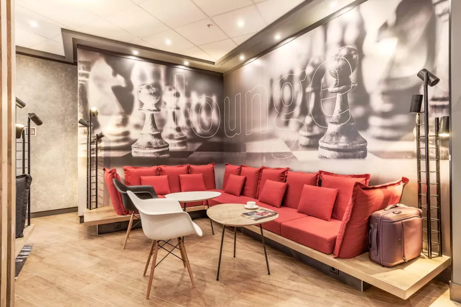 Отель Ibis 3* в Краснодаре: Отель, Номера, Жильё, Бар, Ресторан, Завтраки, Кафе, Тренажёрный зал, Конференц-, Переговорная комната,