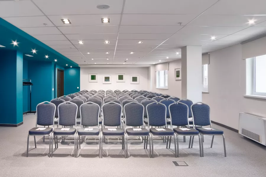Отель Ibis 3* в Краснодаре: Отель, Номера, Жильё, Бар, Ресторан, Завтраки, Кафе, Тренажёрный зал, Конференц-, Переговорная комната,