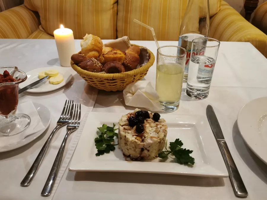 Ресторан Боэми в Москве: Сербская кухня, Морепродукты, Чивапчичи, Ризото,