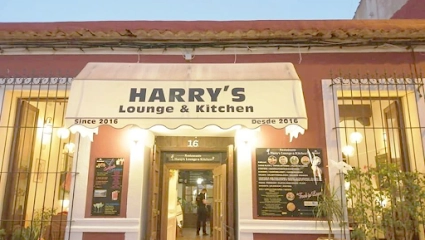 Ресторан Harry's Lounge & Kitchen  в  Торревьехе