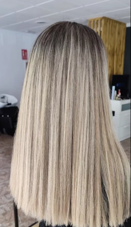Салон красоты Glam Studio в Торревьехе: Губы, Волосы, Ногти, Стрижка, Милирование, Красота, Окрашивание, Русский мастер,