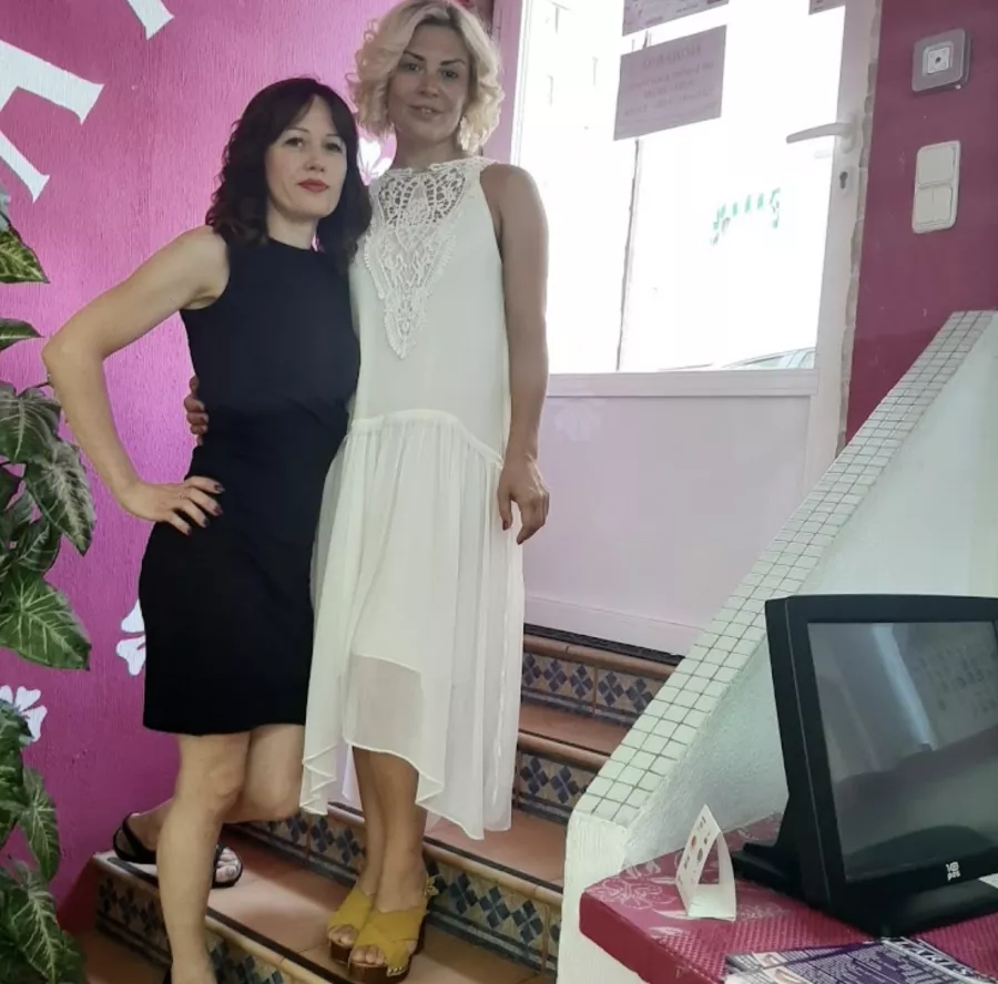 Салон красоты Lari's Gold в Торревьехе: Ногти, Волосы, Маникюр, Педикюр, Красота,