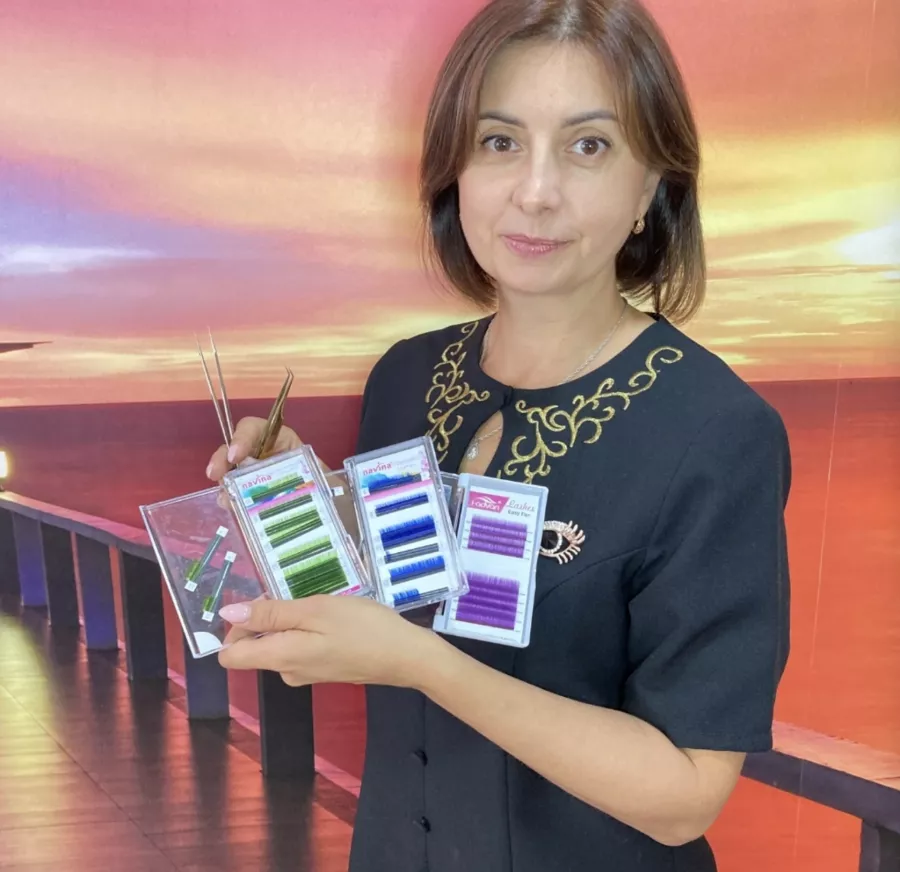 Салон красоты Lari's Gold в Торревьехе: Ногти, Волосы, Маникюр, Педикюр, Красота,