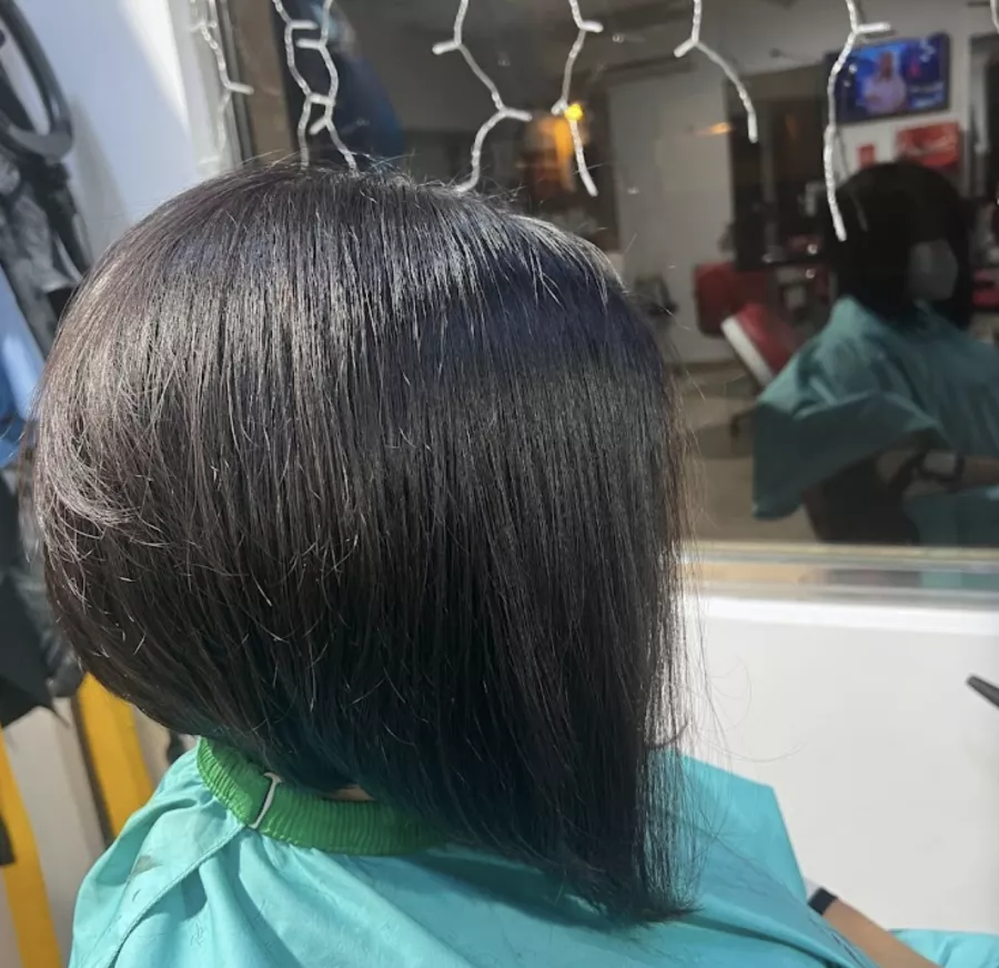 Салон красоты Lari's Gold в Торревьехе: Ногти, Волосы, Маникюр, Педикюр, Красота,