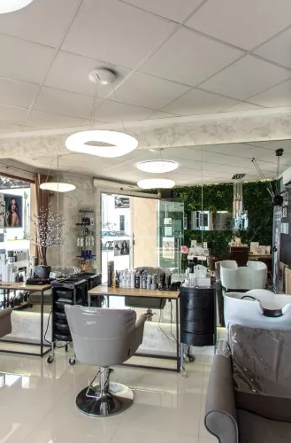 Салон красоты Luxor Beauty Studios-MA Hair Art  в  Торревьехе