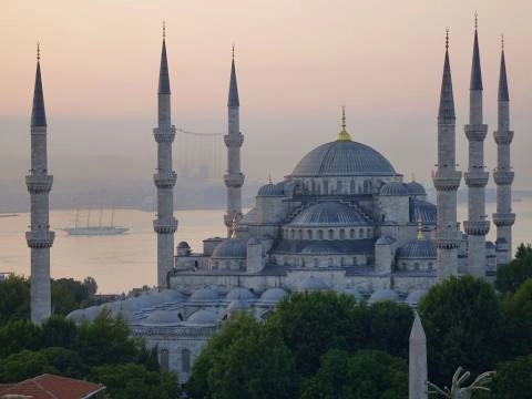 Голуба́я мече́ть, или Мече́ть Султанахме́т ( Sultanahmet Camii) в Стамбуле: Мечети Стамбула, Старый город, История Стамбула ,
