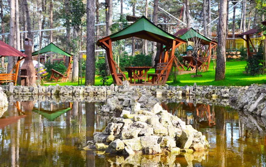 Зоопарк Park Of İstanbul Doğa ve Yaşam Kompleksi | Çekmeköy Hayvan Rehabilitasyon Merkezi в Стамбуле: Активный Отдых, Зоопарк, Веревочный парк, Животные,
