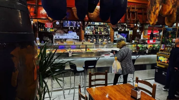 Бар "Bar Restaurante El Rastrillo"