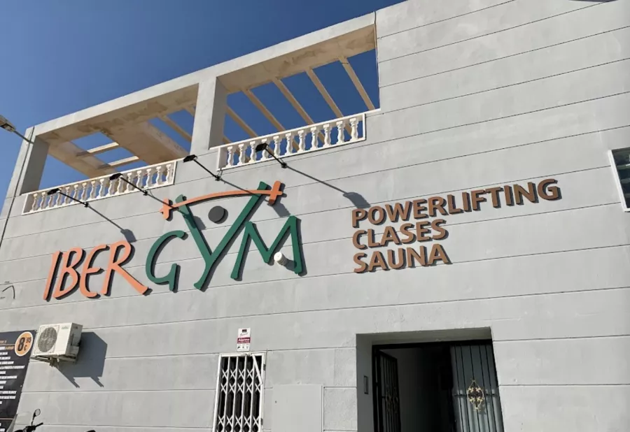 Фитнес зал IBERGYM в Торревьехе: Фитнес, Здоровый образ жизни, Качалка,