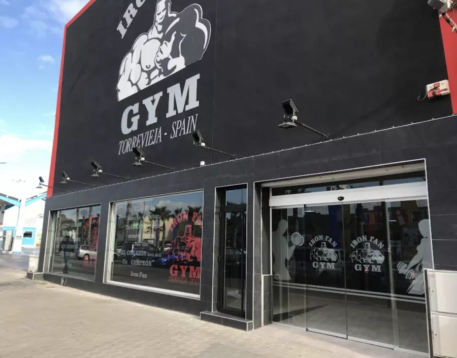 Фитнес клуб Iron Fan Gym в Торревьехе: Фитнес, Сила, Качалка,
