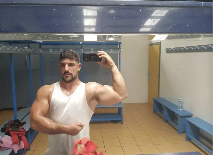 Фитнес клуб "Golden Gym"