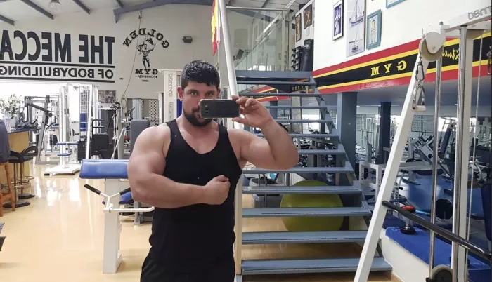 Фитнес клуб "Golden Gym"