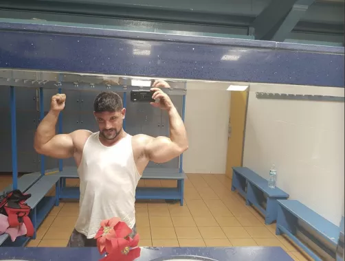 Фитнес клуб "Golden Gym"