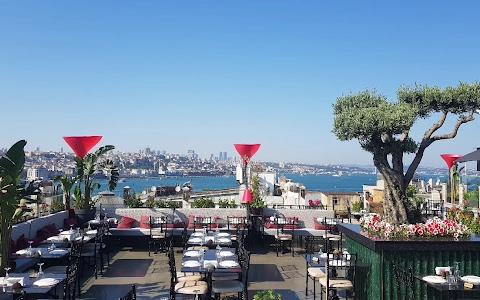 Ресторан с видом на Босфор Roof Mezze 360 в Стамбуле