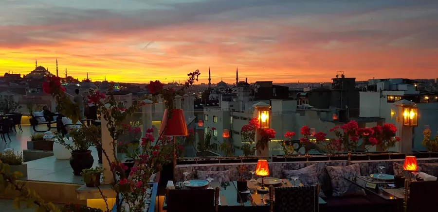 Ресторан с видом на Босфор Roof Mezze 360 в Стамбуле: Ресторан с видом, На крыше, Вкусная еда , Босфор ,
