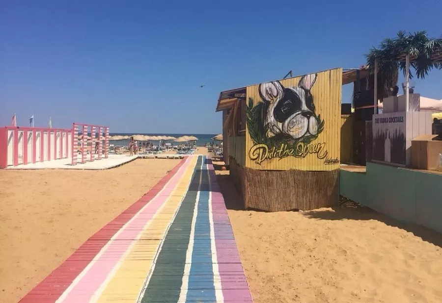 Пляж Suma Beach в Стамбуле: Пляжи Стамбул, Школа серфинга, Шезлонг, Чилим, На море ,
