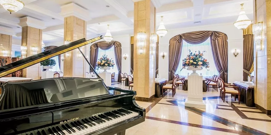 Отель Минск 4* в Минске: Отель, Номера, Центр города, Ресторан, Бар, Конференц-зал, Фитнес-центр, Бизнес-центр, Салон красоты, Казино, Прачечная,