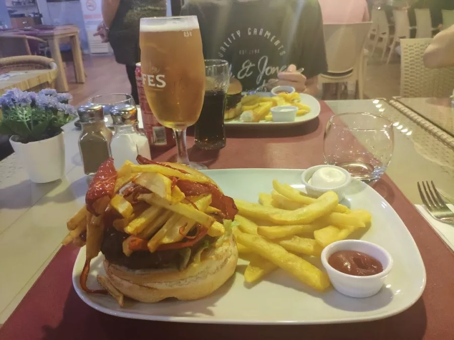 Кафе Stanbul Restaurant Belek в Белек: Уличное кафе, Бар, Ресторан, Морепродукты, Десерты,