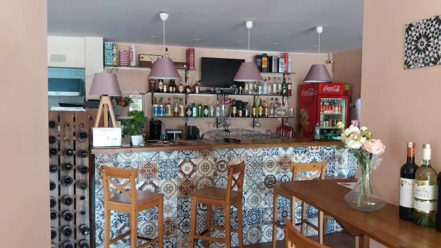 Кафе Stanbul Restaurant Belek в Белек: Уличное кафе, Бар, Ресторан, Морепродукты, Десерты,