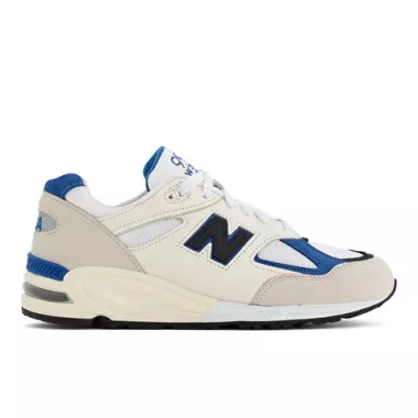  Магазин "New Balance"