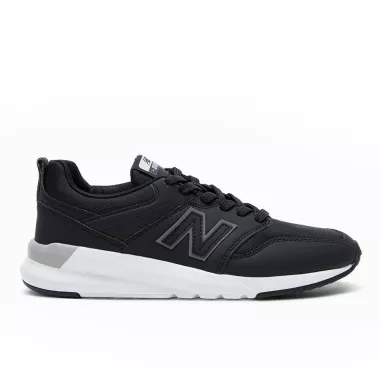  Магазин "New Balance"