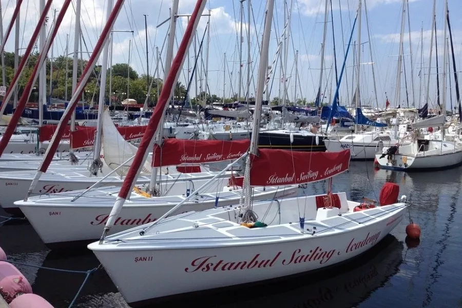 Академия яхтинга Istanbul Sailing Academy в Стамбуле: Яхтинг, Обучение яхтингу, Парусный спорт,