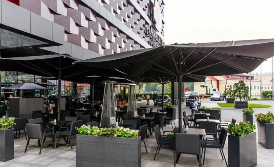 DoubleTree by Hilton Hotel Minsk 5* в Минске: Отель, Номера, Ресторан, Бар, СПА, Бассейн, Фитнес-центр, Конференц-зал, Переговорная комната,