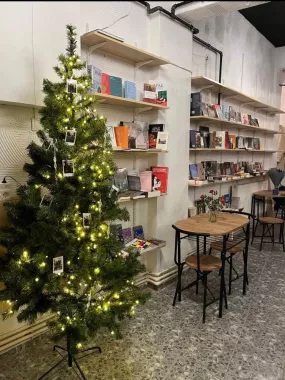 Стамбул, книжный магазин "Полторы Комнаты"