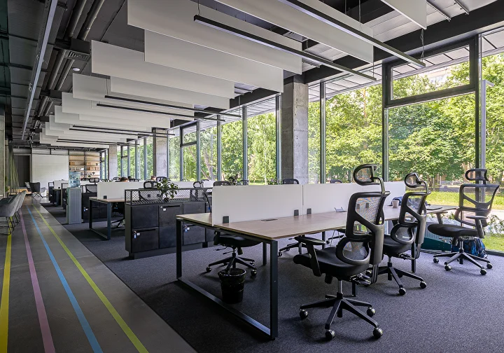 Коворкинг Campus в Минске: Ковркинг, Рабочее место, Фриланс, Кухня, Рабочее прастранство, Переговорные комнаты, Скайп рум, Офисы, Опенспейс,
