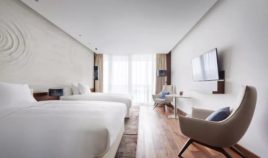 Minsk Marriott Hotel 5* в Минске: Отель, Номера, Бассейн, СПА, Фитнес-центр, Рестораны, Бары, Конференц-залы, Переговорные комнаты, Лектории,