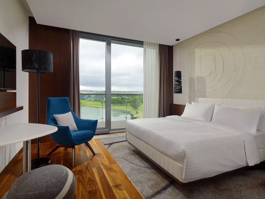 Minsk Marriott Hotel 5* в Минске: Отель, Номера, Бассейн, СПА, Фитнес-центр, Рестораны, Бары, Конференц-залы, Переговорные комнаты, Лектории,