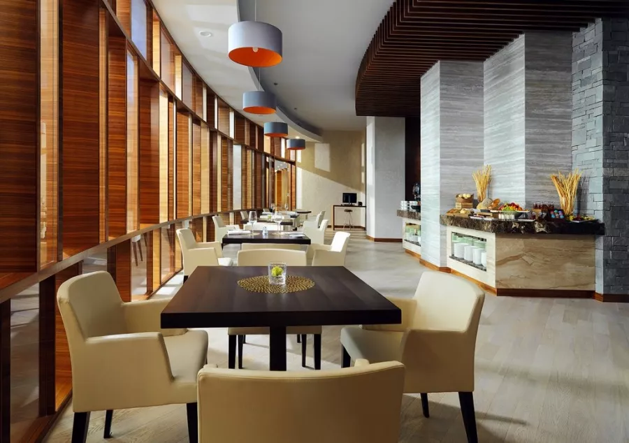 Minsk Marriott Hotel 5* в Минске: Отель, Номера, Бассейн, СПА, Фитнес-центр, Рестораны, Бары, Конференц-залы, Переговорные комнаты, Лектории,