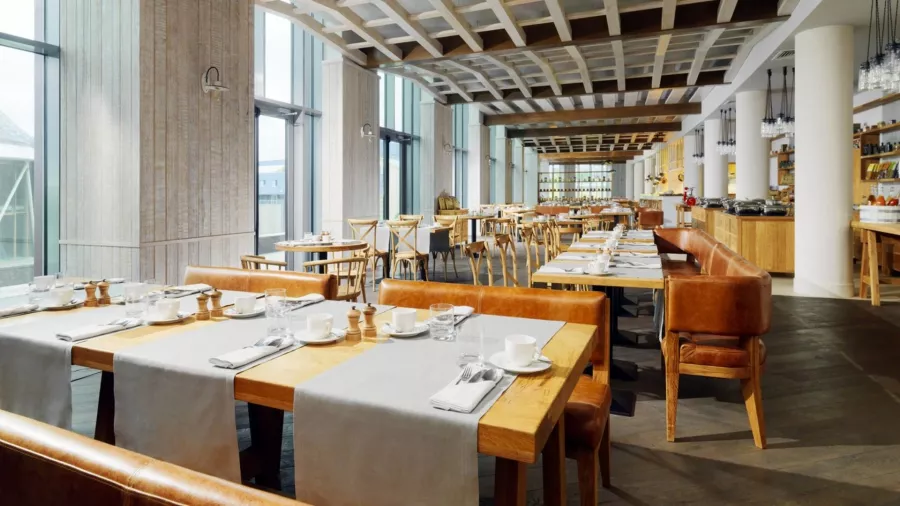 Minsk Marriott Hotel 5* в Минске: Отель, Номера, Бассейн, СПА, Фитнес-центр, Рестораны, Бары, Конференц-залы, Переговорные комнаты, Лектории,
