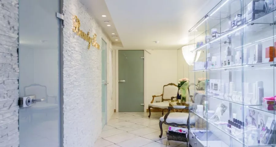 Салон красоты Beauty Time в Минске: Студия красоты, Ногти, Маникюр, Педикюр, Волосы, Стрижки, Косметология, СПА, Макияж, Коррекция фигуры, Инъекции, Дерматология, Брови, Ресницы,