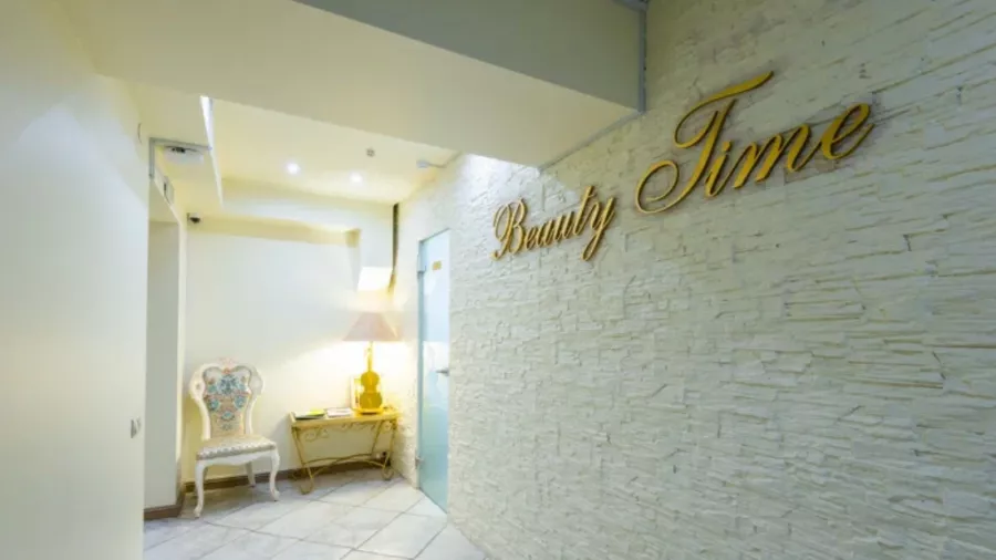 Салон красоты Beauty Time в Минске: Студия красоты, Ногти, Маникюр, Педикюр, Волосы, Стрижки, Косметология, СПА, Макияж, Коррекция фигуры, Инъекции, Дерматология, Брови, Ресницы,