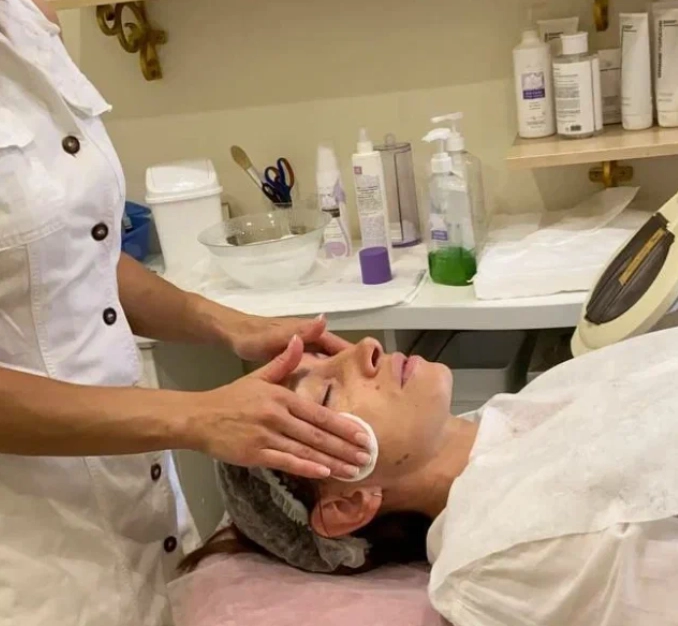Салон красоты Beauty Time в Минске: Студия красоты, Ногти, Маникюр, Педикюр, Волосы, Стрижки, Косметология, СПА, Макияж, Коррекция фигуры, Инъекции, Дерматология, Брови, Ресницы,