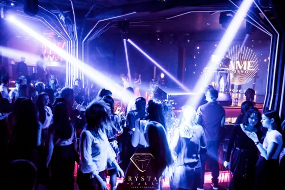 Ночной клуб "Crystal Hall"