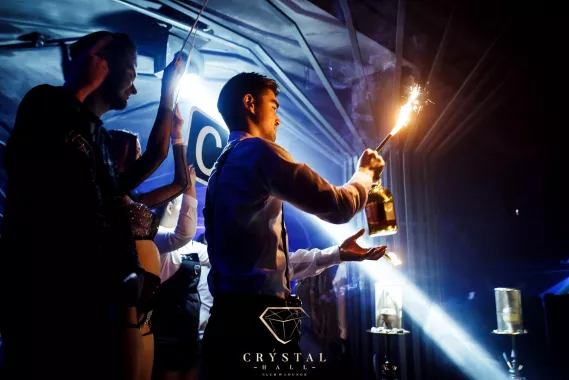 Ночной клуб "Crystal Hall"