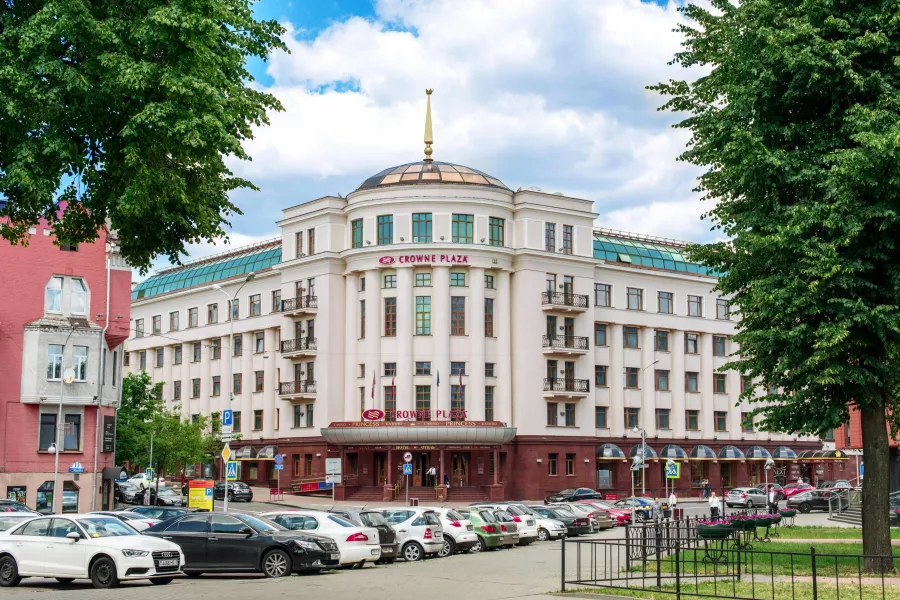 Отель Crowne Plaza 4* в Минске: Отель, Бассейн, Ресторан, Бар, Шведский стол, Фитнес, Казино, Spa,