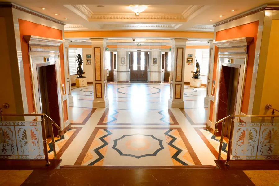 Отель Crowne Plaza 4* в Минске: Отель, Бассейн, Ресторан, Бар, Шведский стол, Фитнес, Казино, Spa,