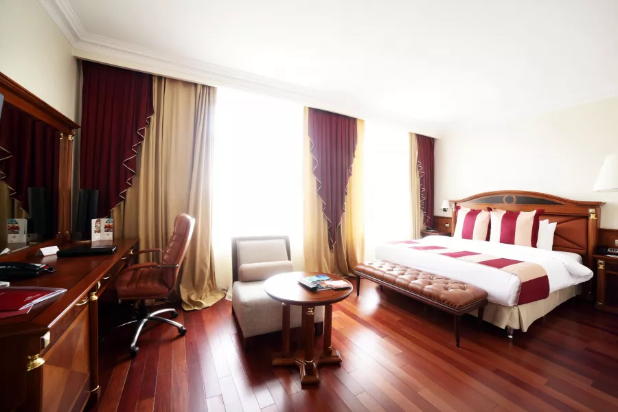 Отель Crowne Plaza 4* в Минске: Отель, Бассейн, Ресторан, Бар, Шведский стол, Фитнес, Казино, Spa,