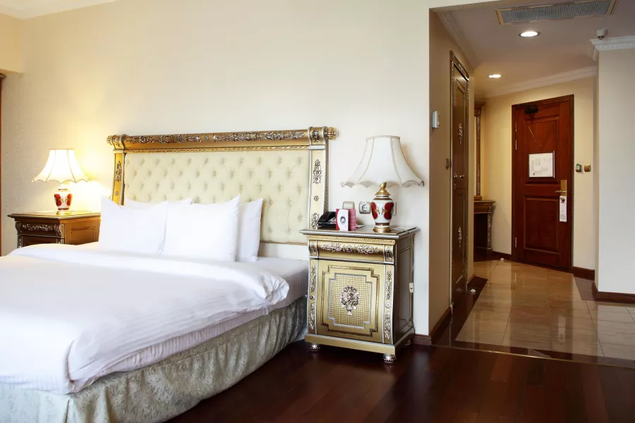 Отель Crowne Plaza 4* в Минске: Отель, Бассейн, Ресторан, Бар, Шведский стол, Фитнес, Казино, Spa,