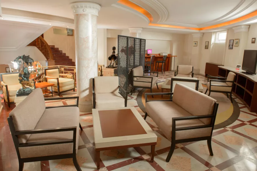 Отель Crowne Plaza 4* в Минске: Отель, Бассейн, Ресторан, Бар, Шведский стол, Фитнес, Казино, Spa,