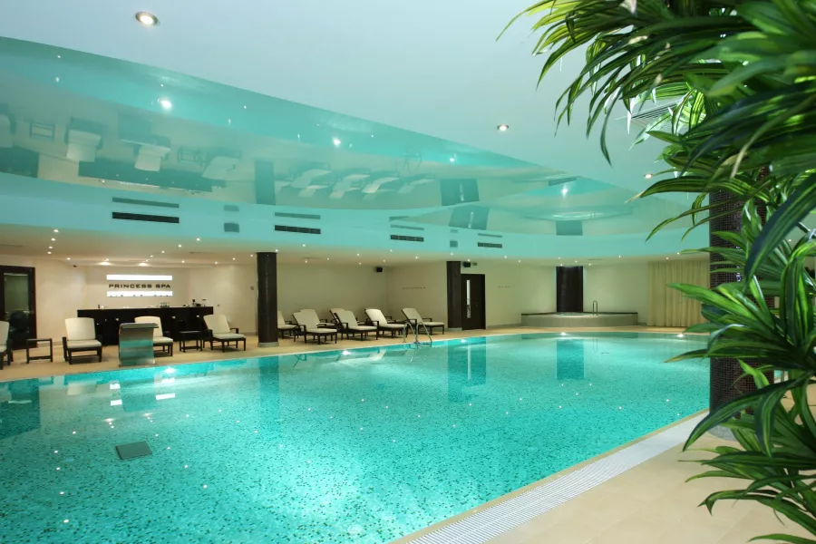 Отель Crowne Plaza 4* в Минске: Отель, Бассейн, Ресторан, Бар, Шведский стол, Фитнес, Казино, Spa,