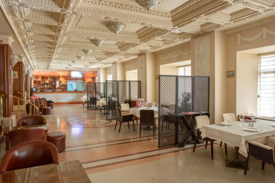 Отель Crowne Plaza 4* в Минске: Отель, Бассейн, Ресторан, Бар, Шведский стол, Фитнес, Казино, Spa,