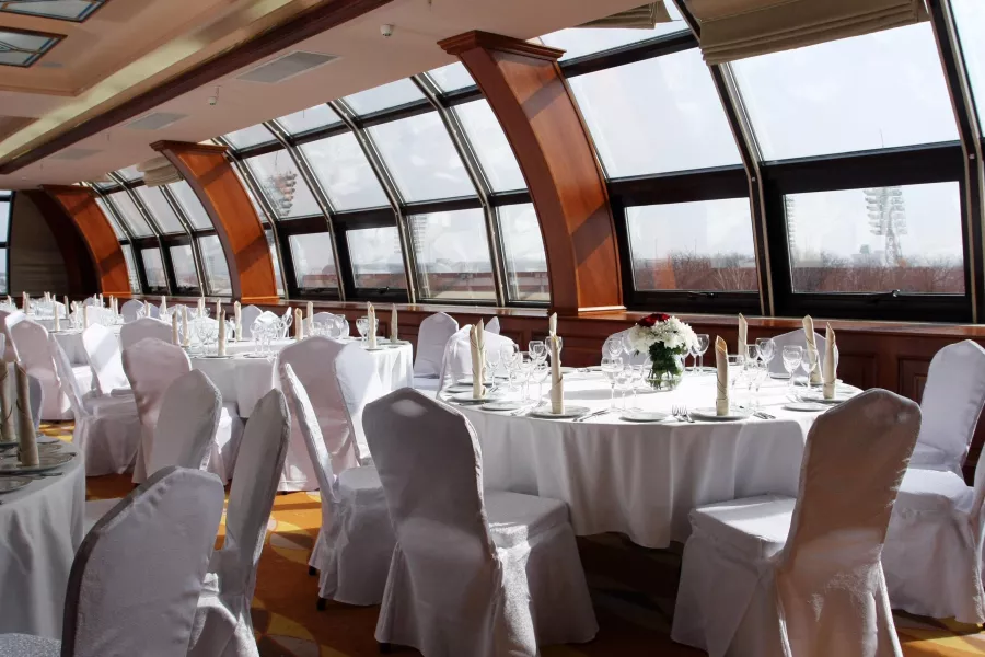 Отель Crowne Plaza 4* в Минске: Отель, Бассейн, Ресторан, Бар, Шведский стол, Фитнес, Казино, Spa,