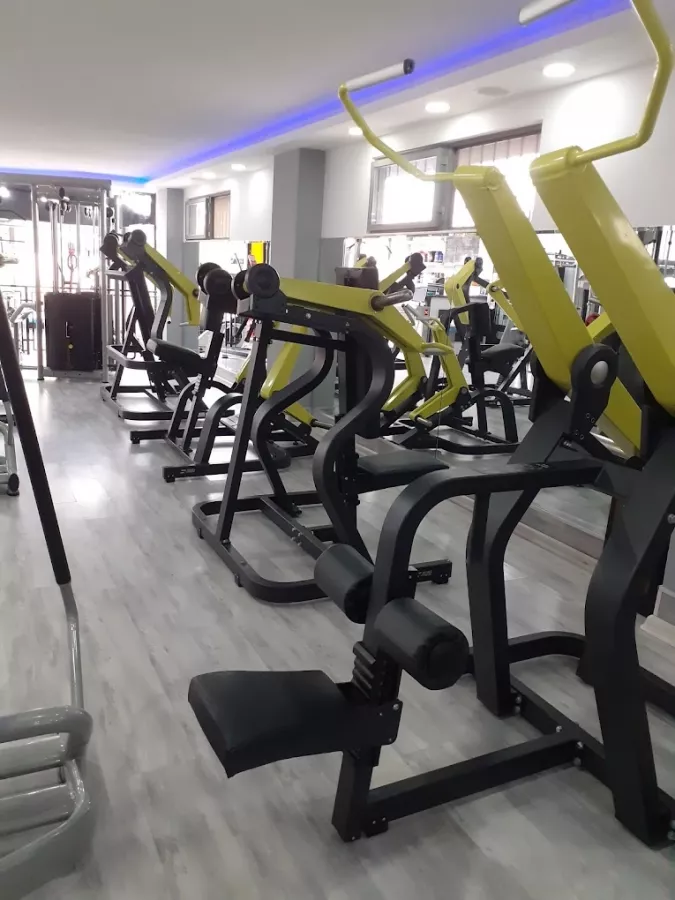 Тренажерный зал Lara Fitness Center в Анталии: Тренажерный зал, Спортивный зал, Развиваться, Фитнес-клуб,